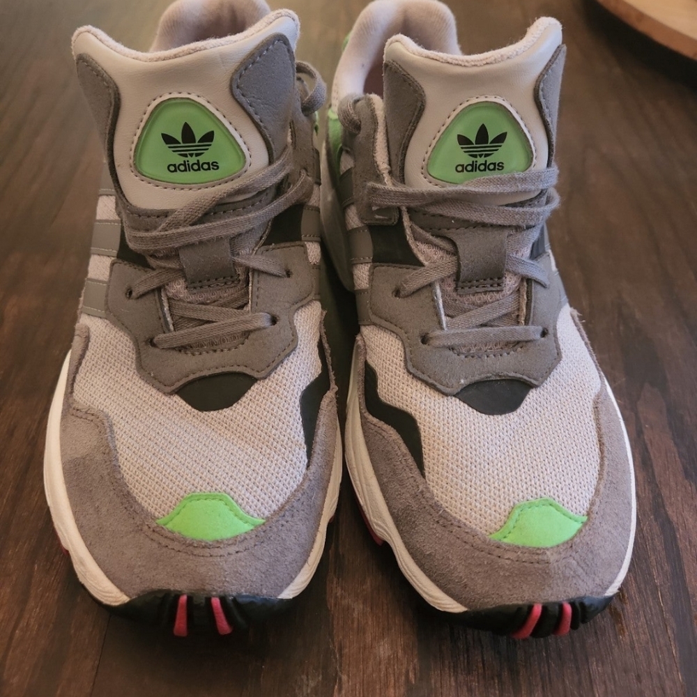 Womens Adidas Torision shoes size 5